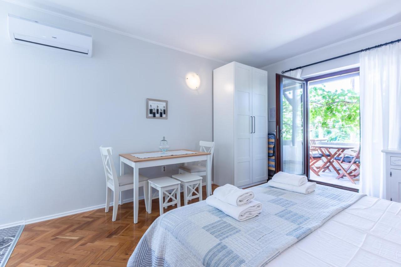 Apartments Vladan With Terrace Baška Exterior foto